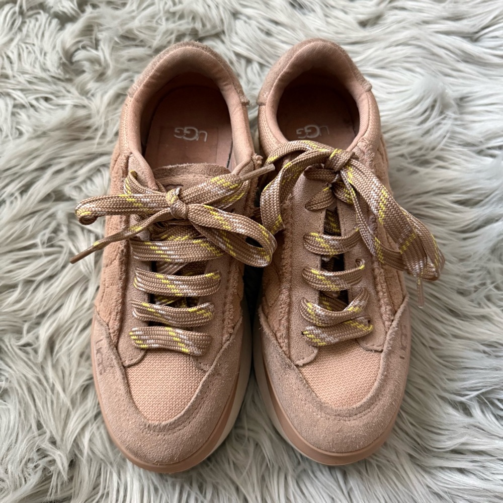 UGG Marin Lace Logo Sneaker Size 7 - Picture 5 of 11